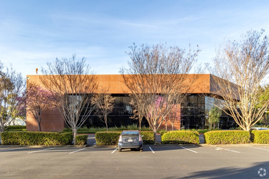 2581 Junction Ave, San Jose, CA for lease - Building Photo - Image 3 of 11