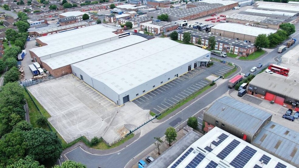 30 Murdock Rd, Bicester for lease - Building Photo - Image 2 of 36