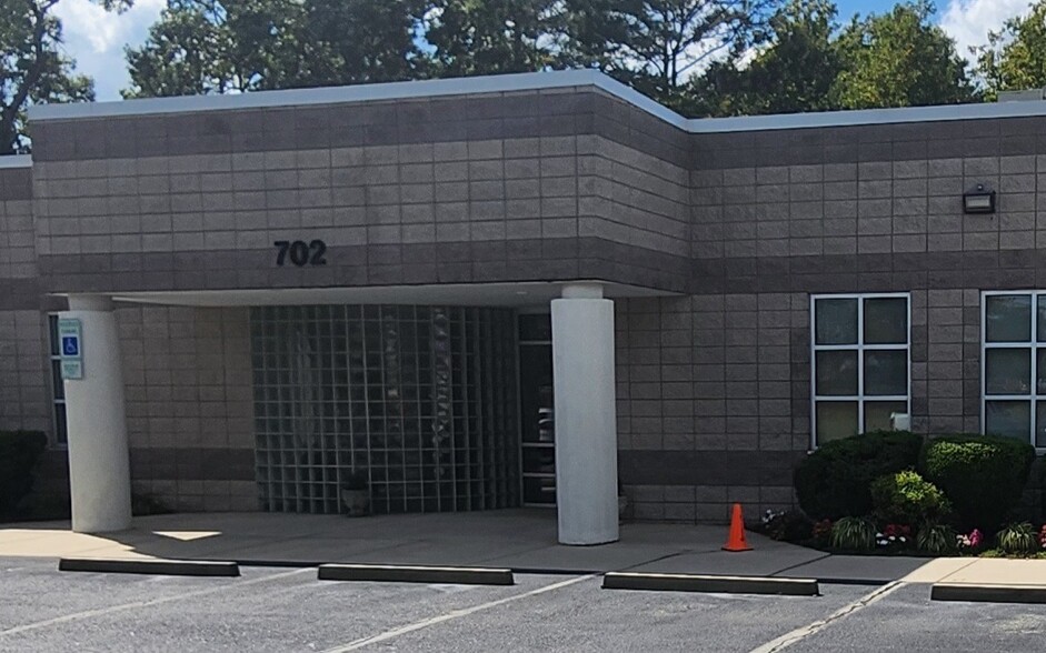 702 Henson St, Albemarle, NC for lease - Building Photo - Image 1 of 4