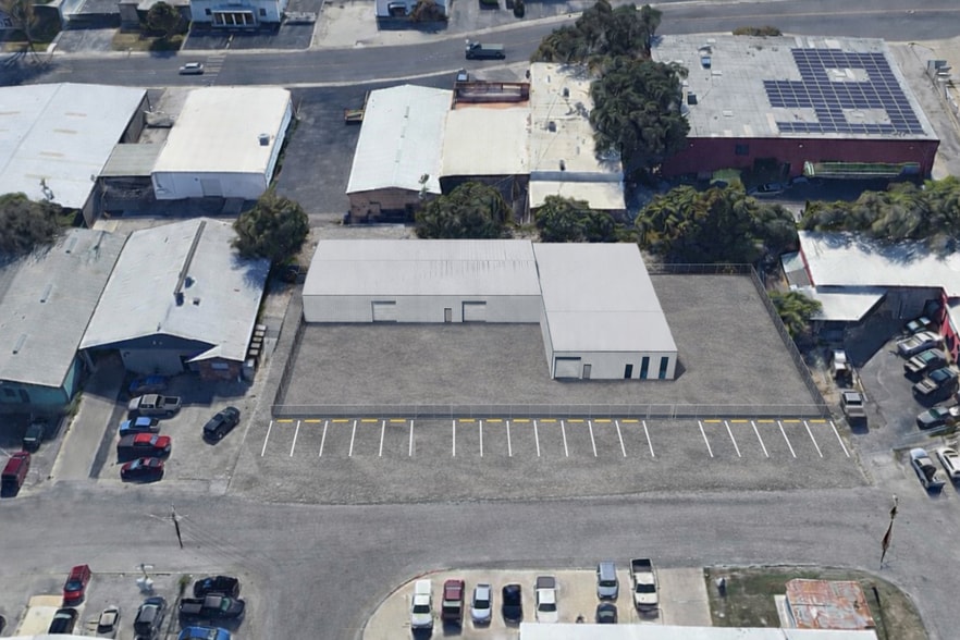 118-122 W Turbo Dr, San Antonio, TX for lease - Building Photo - Image 2 of 4