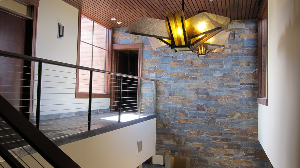 12277 Soaring Way, Truckee, CA à louer - Photo du bâtiment - Image 3 de 4