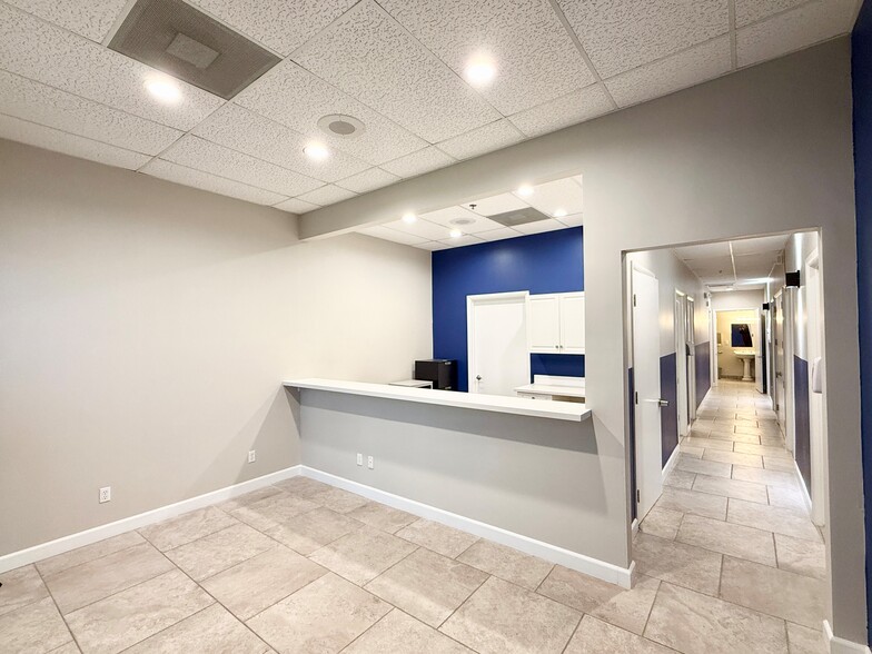 5505 W Chandler Blvd, Chandler, AZ for lease - Building Photo - Image 2 of 5