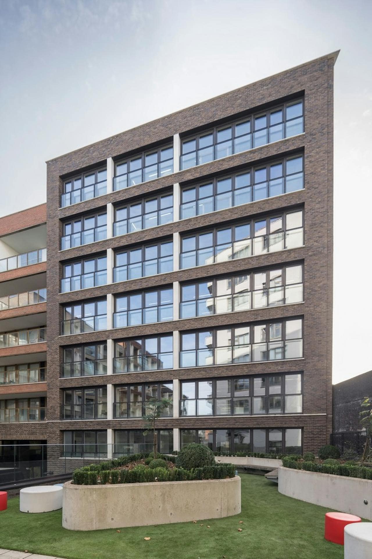 1 Sterling Way, Londres à vendre Photo du bâtiment- Image 1 de 23