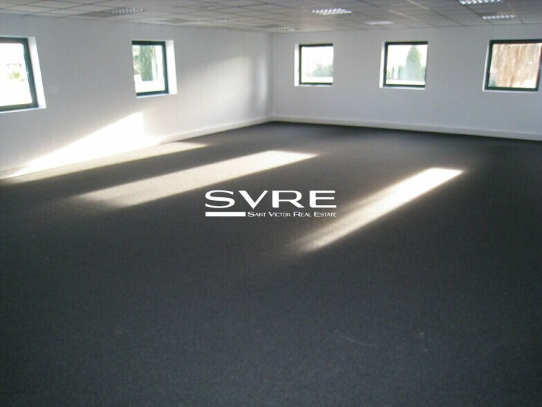 Office in Les Pennes-Mirabeau for lease - Interior Photo - Image 3 of 7