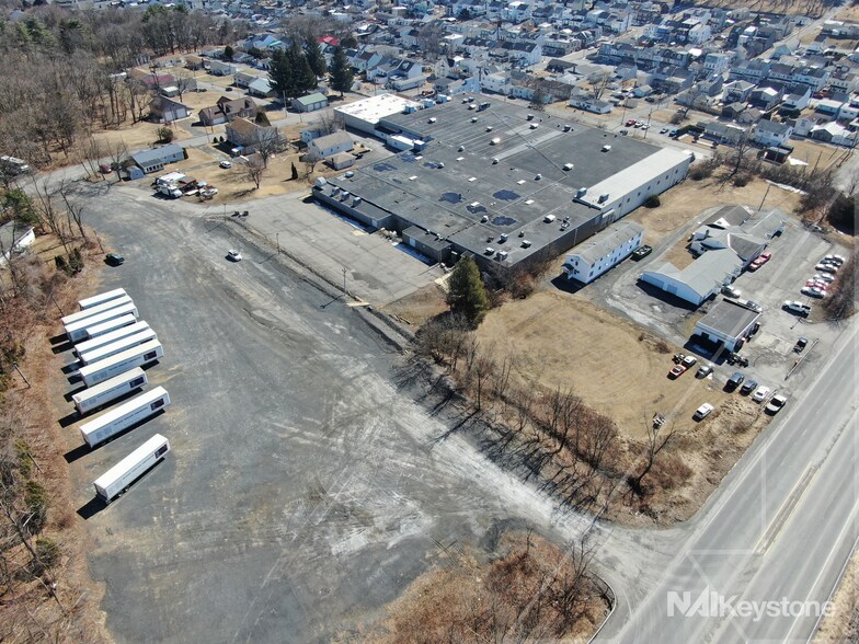 2001 Market St, Ashland, PA à vendre - Photo du bâtiment - Image 3 de 52