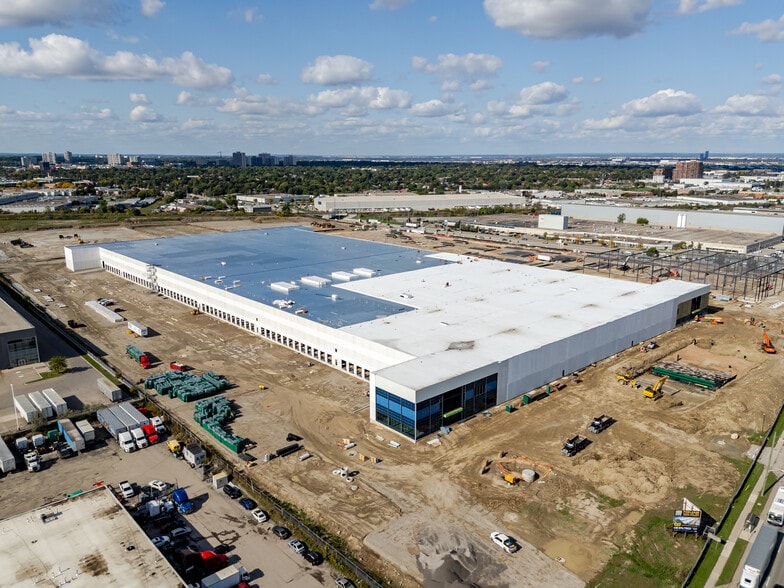 8000 Dixie Rd, Brampton, ON for lease - Building Photo - Image 3 of 6