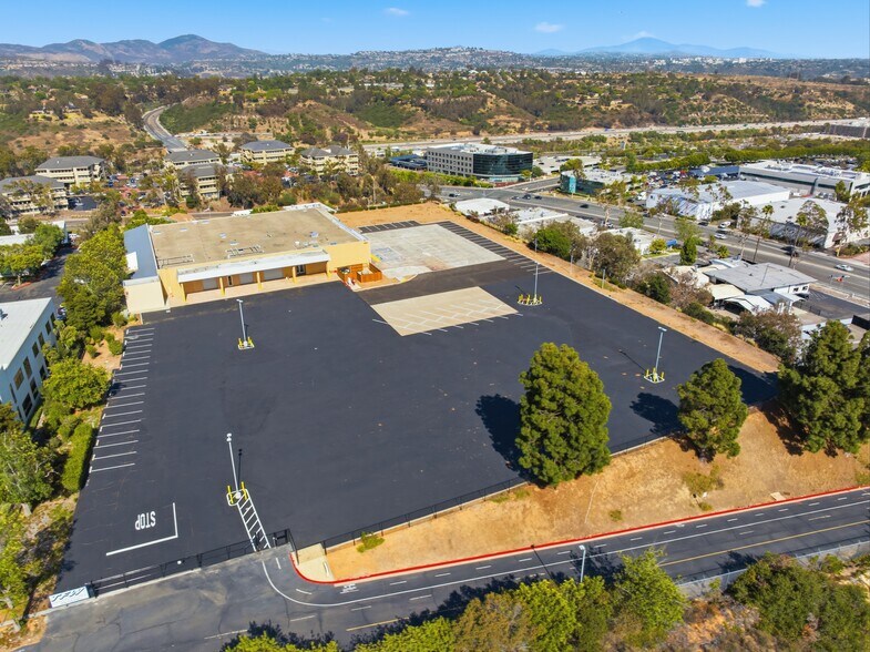 9606 Aero Dr, San Diego, CA à vendre - Photo du bâtiment - Image 2 de 13