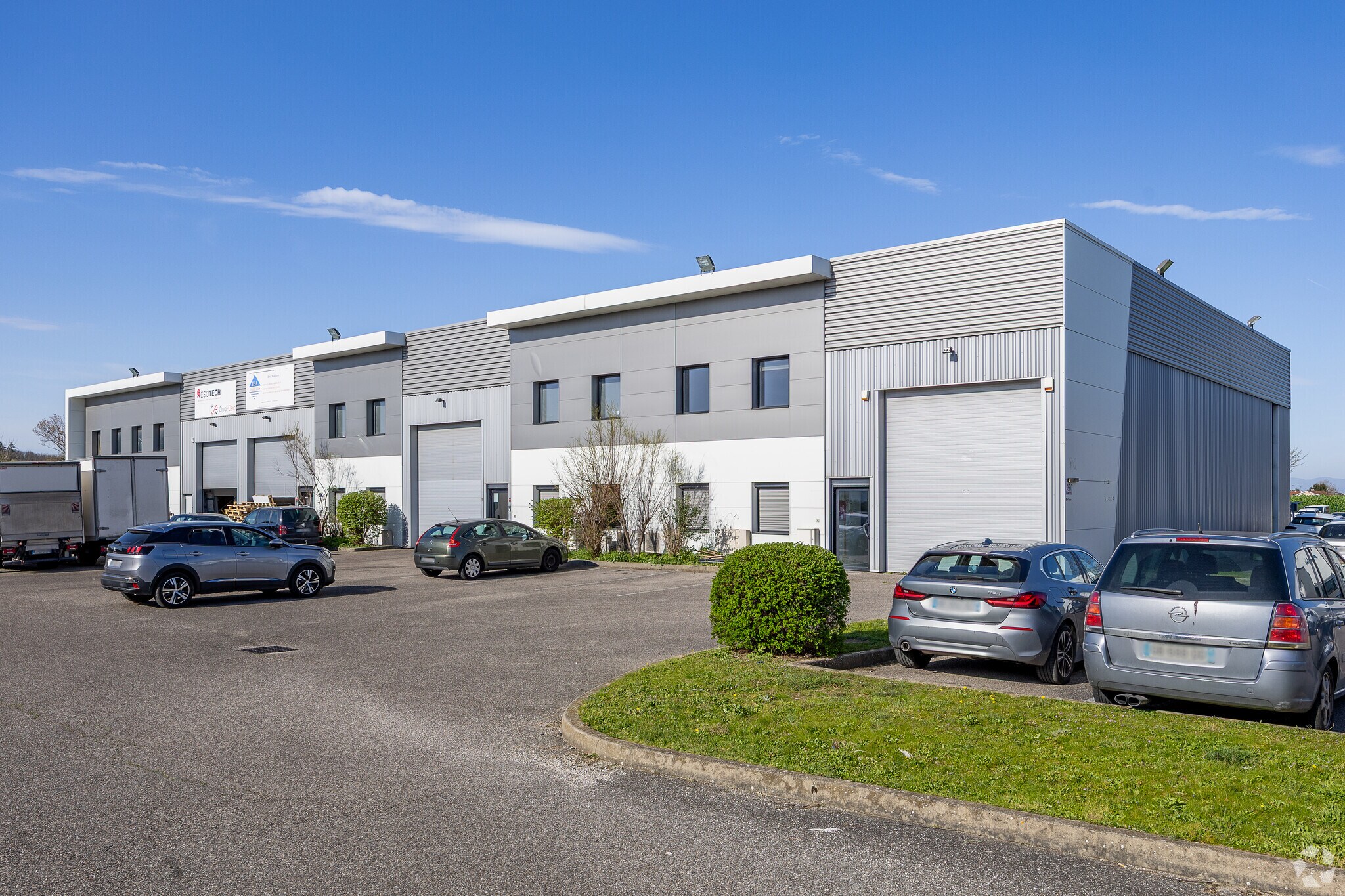 Flex in Saint-Priest for lease Primary Photo- Image 1 of 10