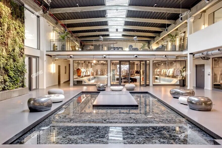 Office in Gennevilliers for lease - Interior Photo - Image 2 of 5