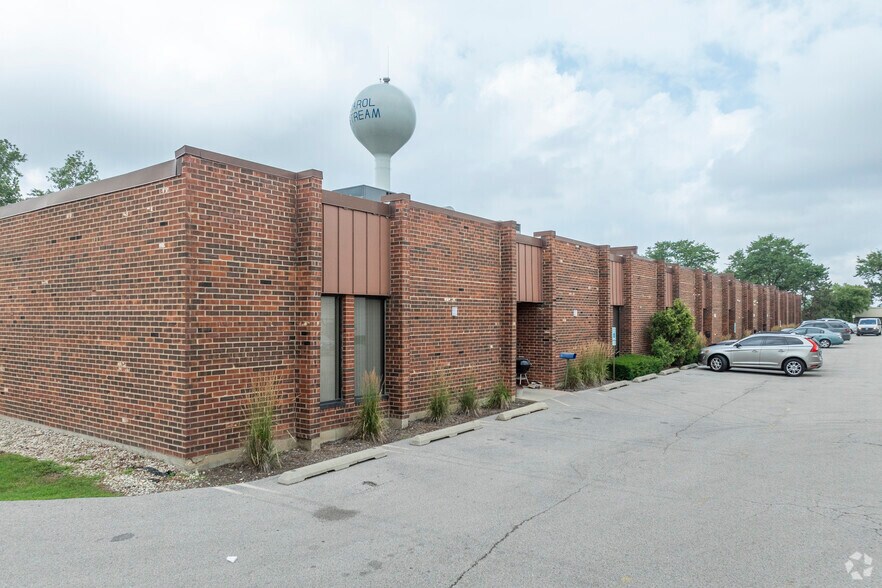 350 Randy Rd, Carol Stream, IL à louer - Photo du bâtiment - Image 2 de 6