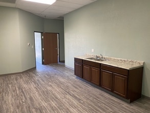 3532 W Thomas Rd, Phoenix, AZ for lease Interior Photo- Image 2 of 7