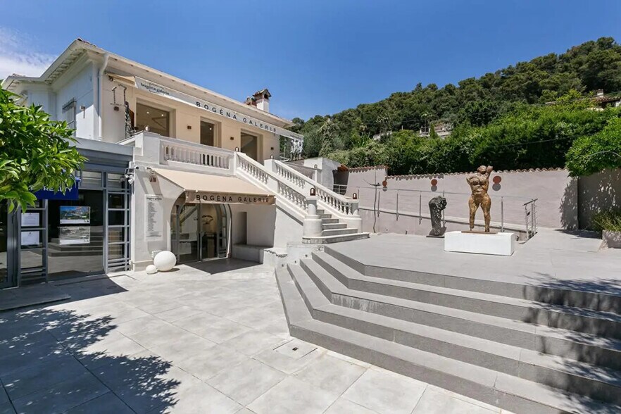 Flex in Saint-Paul-de-Vence for lease - Building Photo - Image 3 of 5