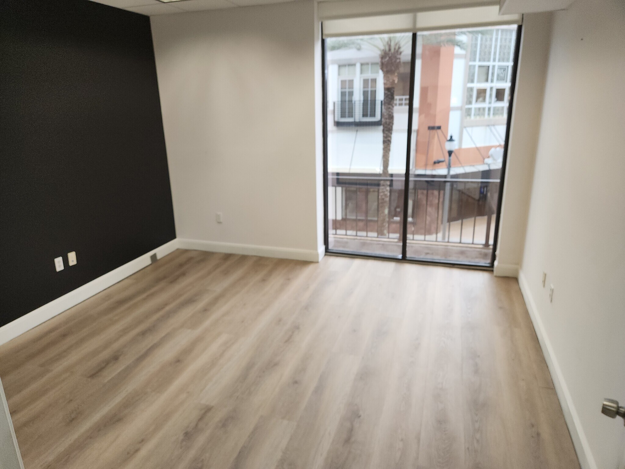 100 S Dixie Hwy, West Palm Beach, FL for lease Interior Photo- Image 1 of 1