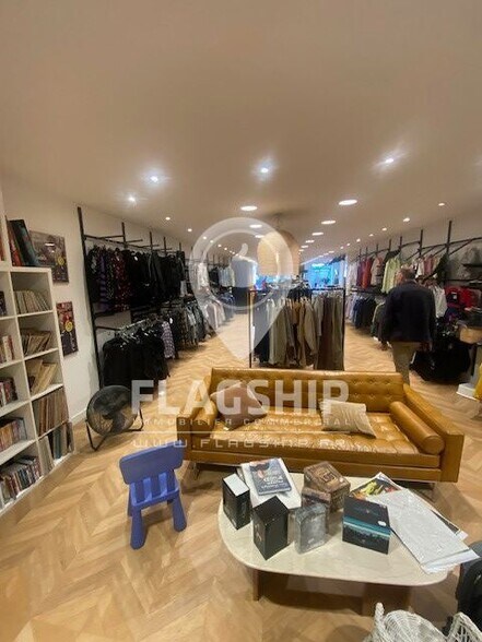 Retail in Paris for lease - Interior Photo - Image 2 of 9
