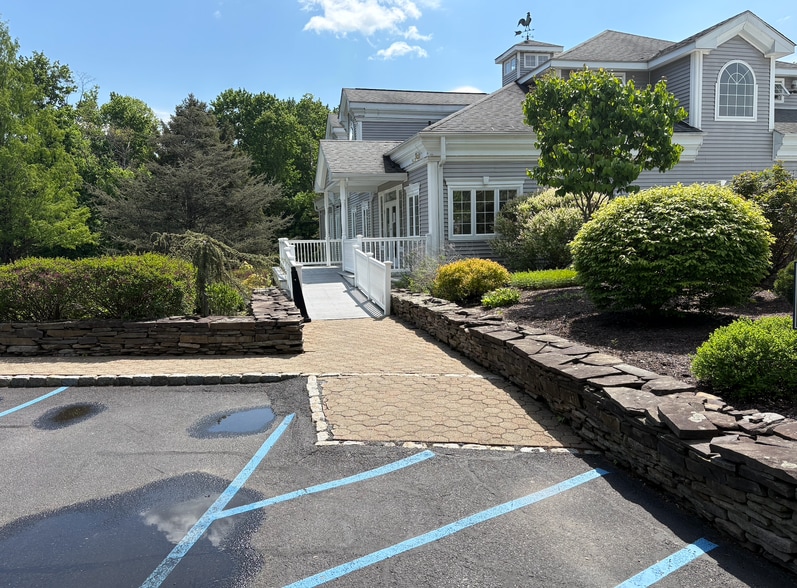7 Miller Rd, Mahopac, NY for lease - Building Photo - Image 2 of 4
