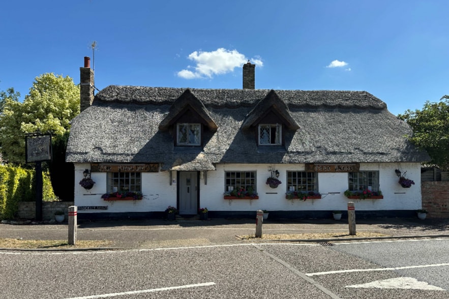 1 Brockley Rd, Elsworth for sale - Primary Photo - Image 1 of 8