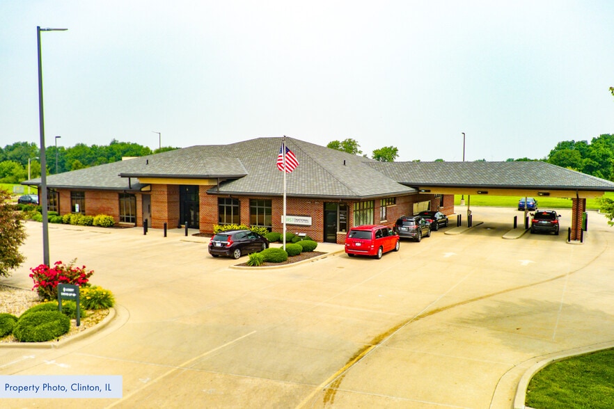 2 Kelli Ct, Clinton, IL for sale - Primary Photo - Image 1 of 1