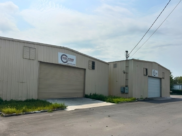 5921 W Beaver St, Jacksonville, FL for lease - Building Photo - Image 2 of 10