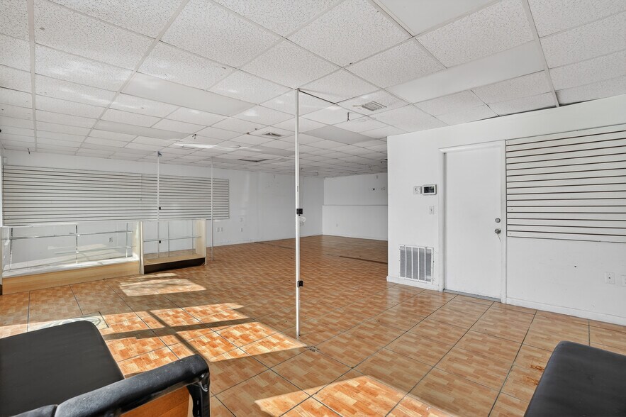 200 SW 57th Ave, Miami, FL à louer - Photo du bâtiment - Image 2 de 8