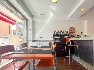 Plus de détails pour Multi-résidentiel à vendre