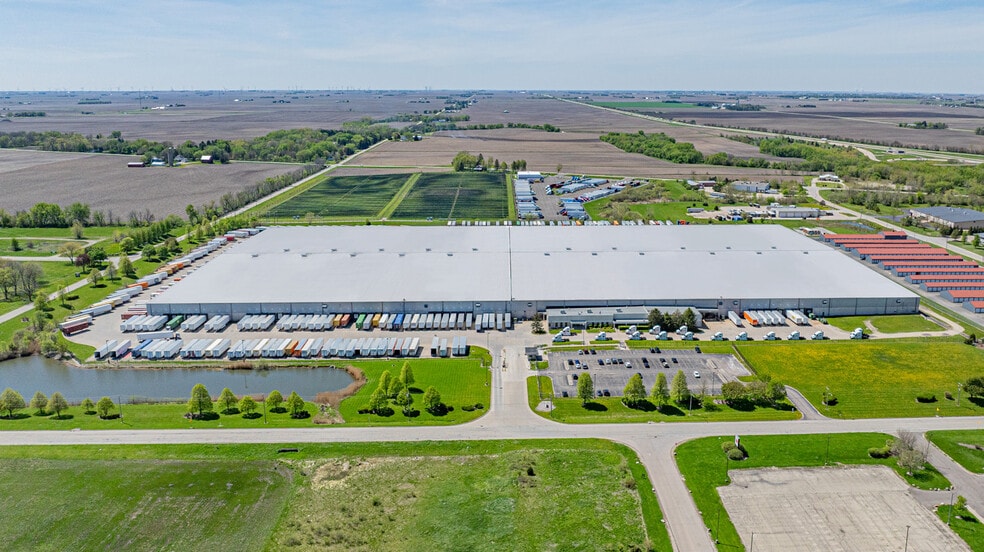 3095 Corporate Dr, Dekalb, IL for lease - Building Photo - Image 1 of 6