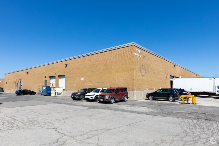 170 Brockport Dr, Toronto, ON for lease - Building Photo - Image 3 of 6
