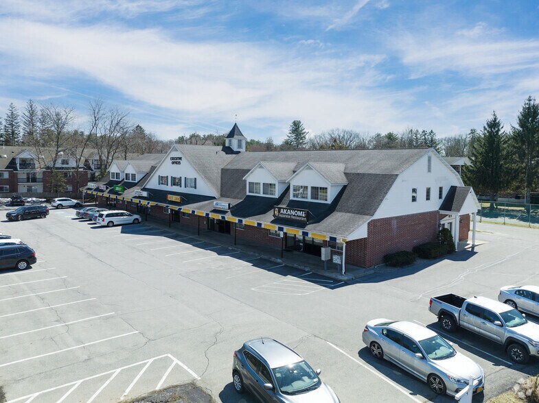 2568 Western Ave, Village of Altamont, NY à louer - Photo du bâtiment - Image 3 de 8