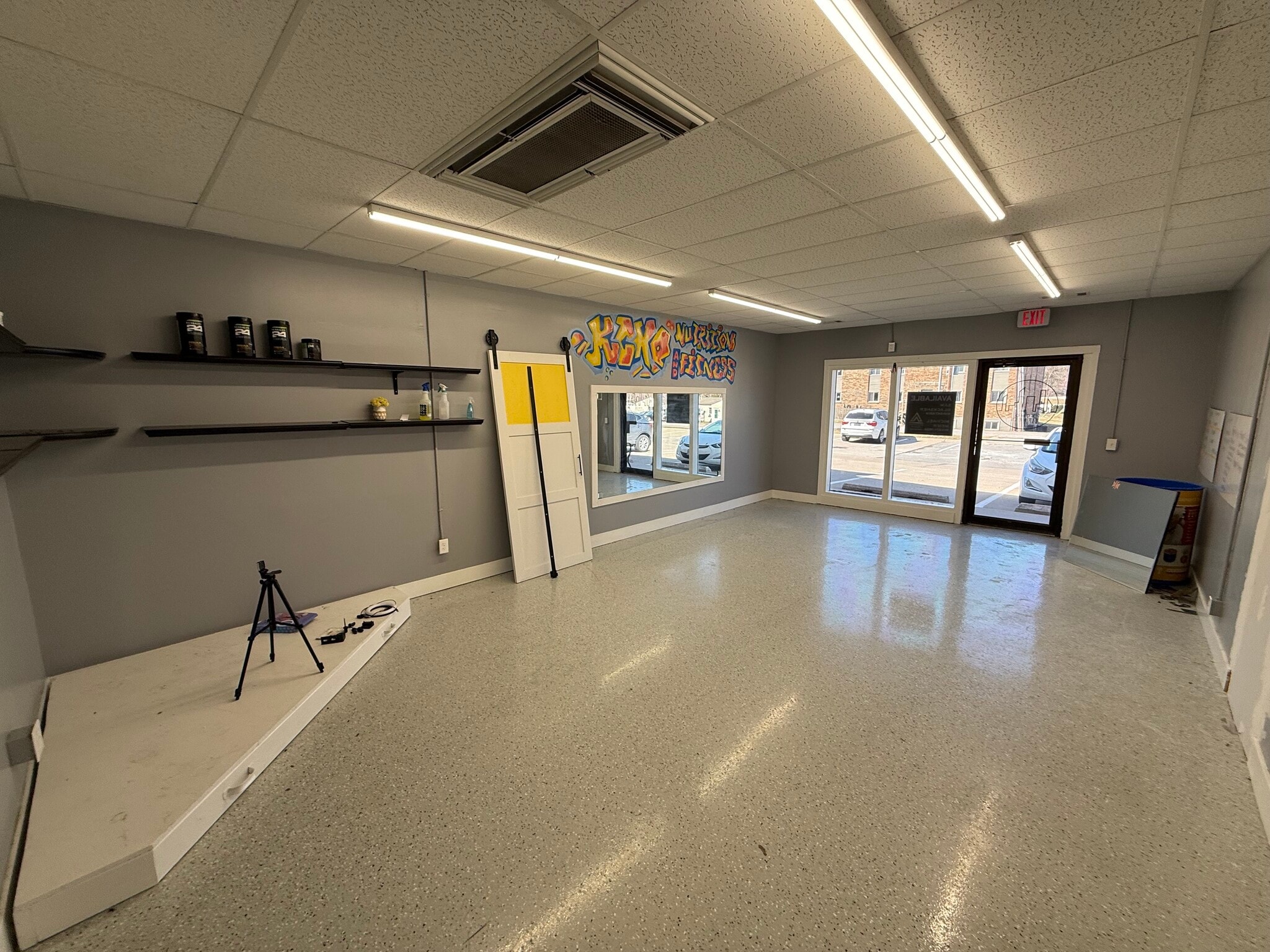 11109-11129 N Oak Tfwy, Kansas City, MO à louer Photo du bâtiment- Image 1 de 5