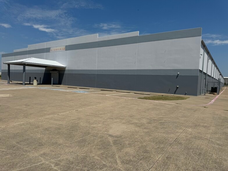 7003 S Cooper St, Arlington, TX for lease - Building Photo - Image 1 of 6