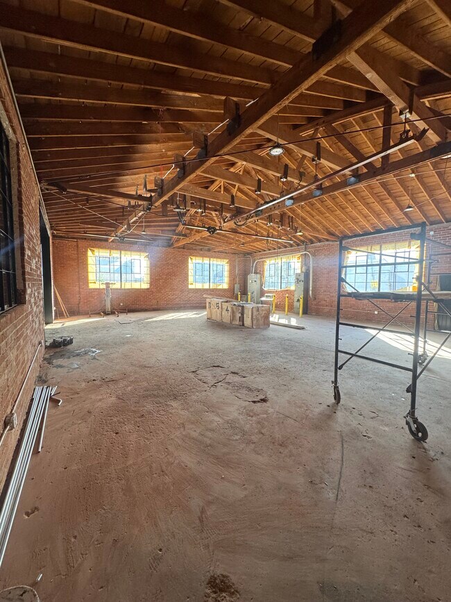 More details for 1623 Nadeau St, Los Angeles, CA - Industrial for Lease