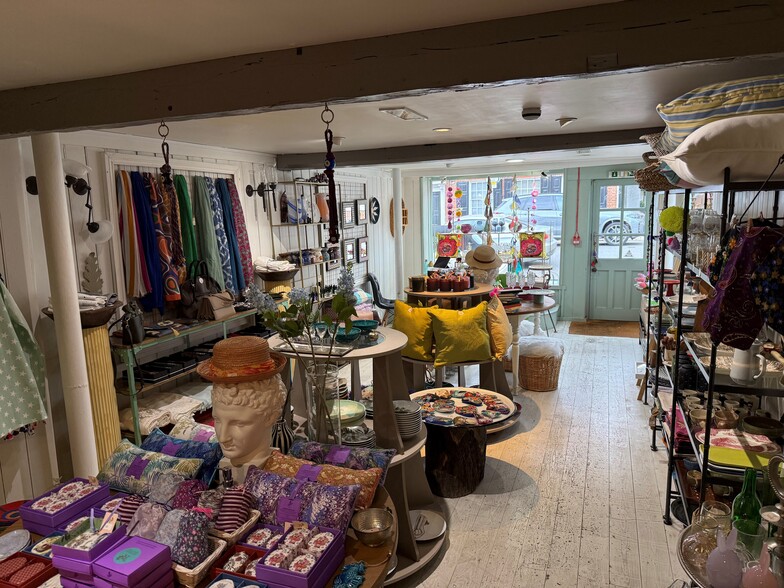 13 Market Sq, Amersham for lease - Building Photo - Image 3 of 6