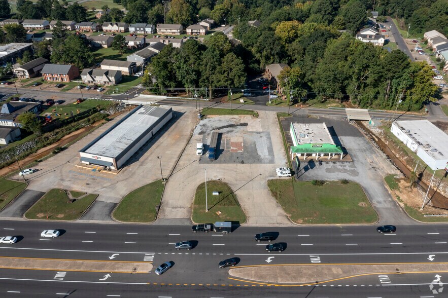 3410 McFarland Blvd E, Tuscaloosa, AL à louer - Photo du bâtiment - Image 1 de 8