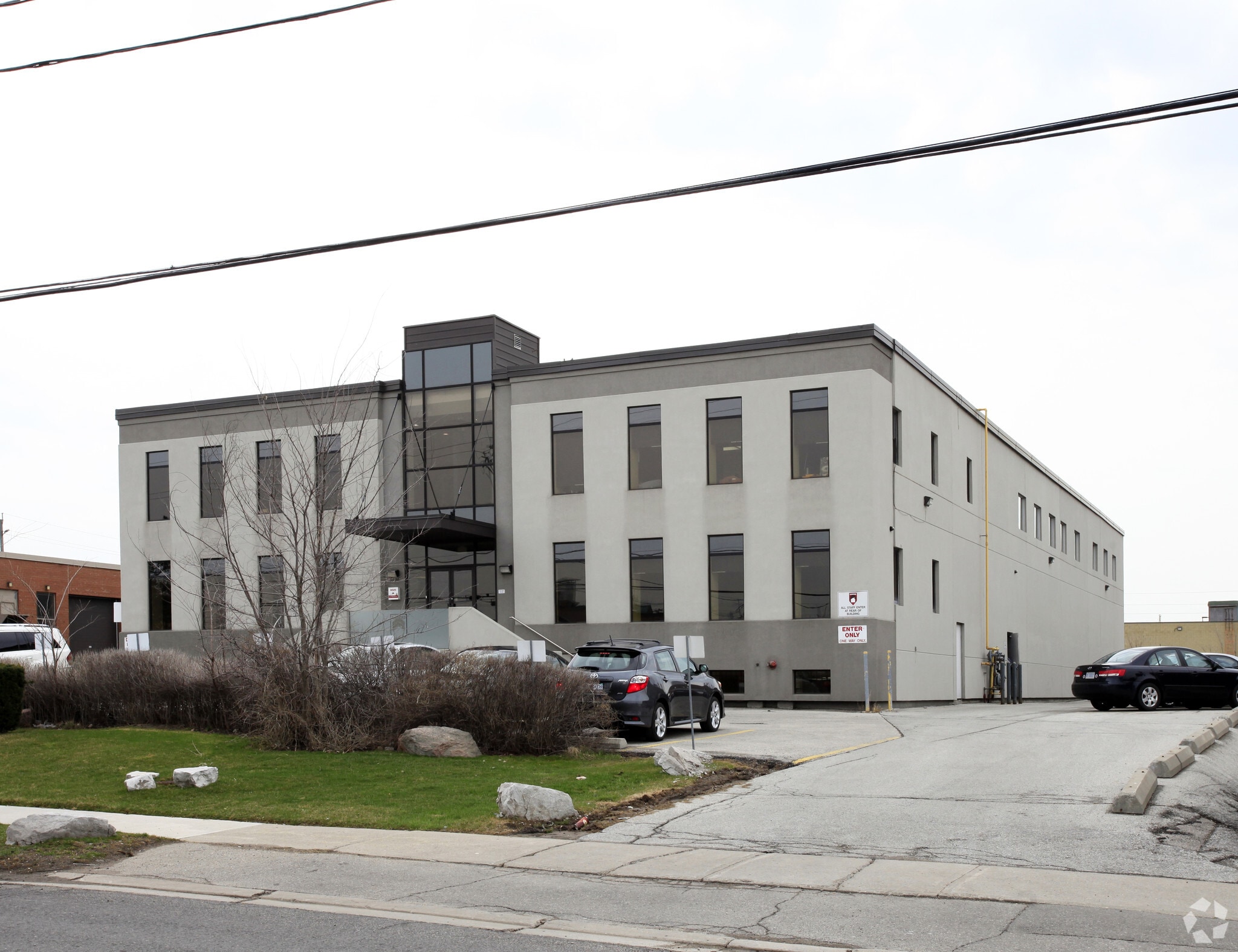 675 Garyray Dr, Toronto, ON for lease Primary Photo- Image 1 of 4