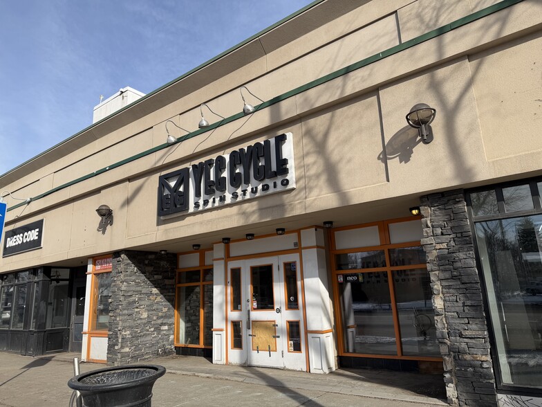 10624-10642 82nd Ave NW, Edmonton, AB for lease - Building Photo - Image 2 of 21