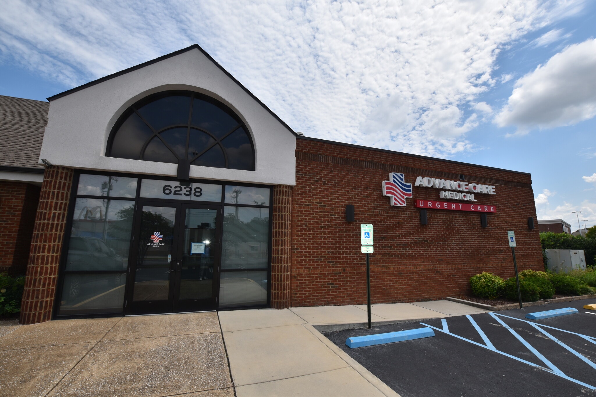 6238 Lee Hwy, Chattanooga, TN à vendre Photo du bâtiment- Image 1 de 12