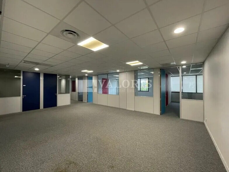 Bureau dans Lyon à louer - Photo du bâtiment - Image 3 de 13