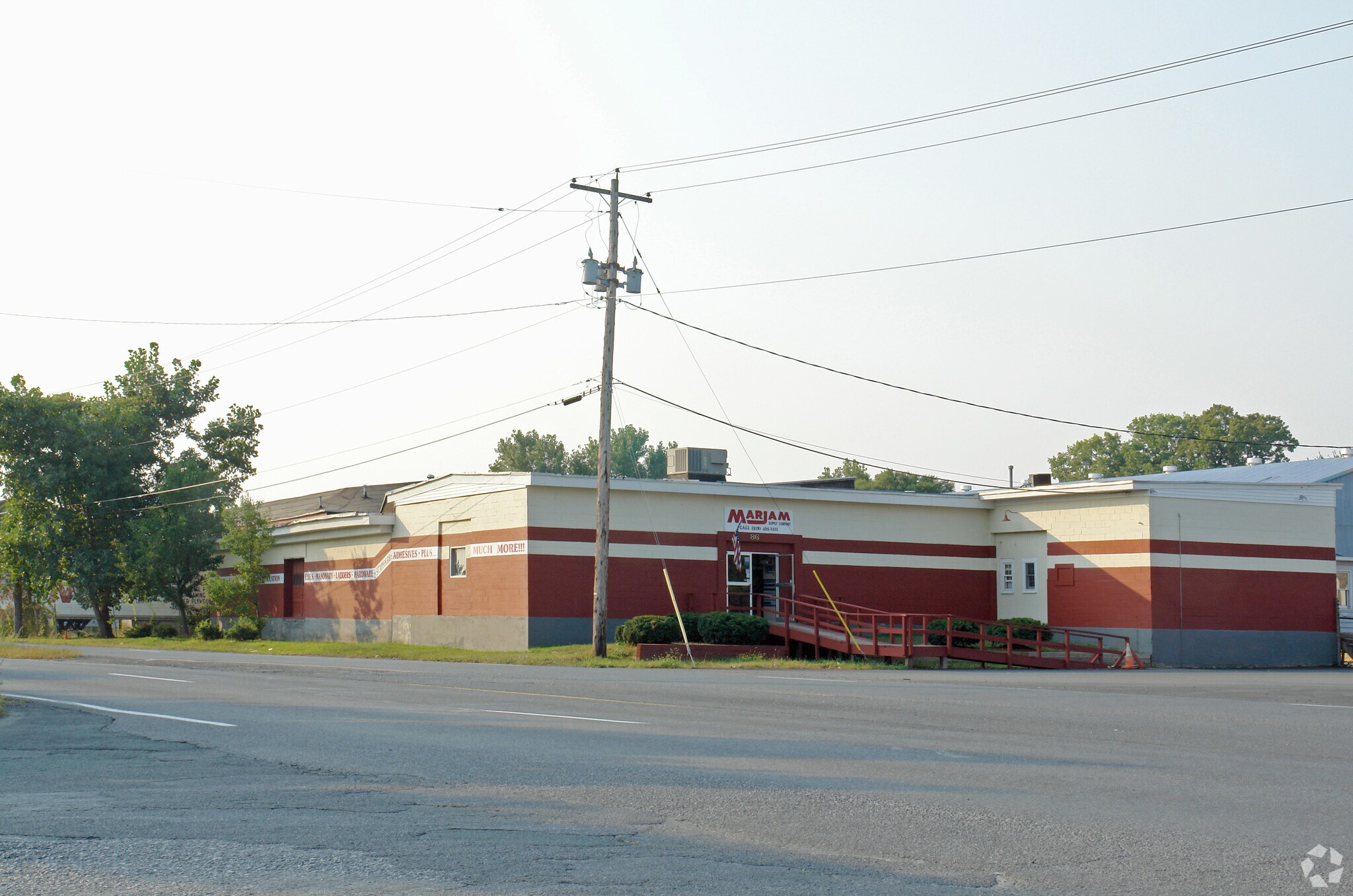 86 Railroad Ave, Albany, NY à louer Photo principale- Image 1 de 12