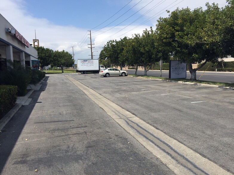 4274 Cerritos Ave, Los Alamitos, CA for lease - Building Photo - Image 3 of 20