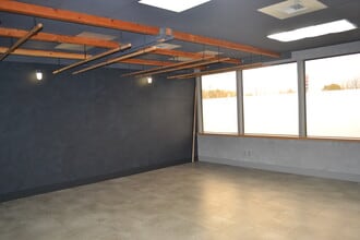 1800 NE 44th St, Renton, WA for lease Interior Photo- Image 2 of 5