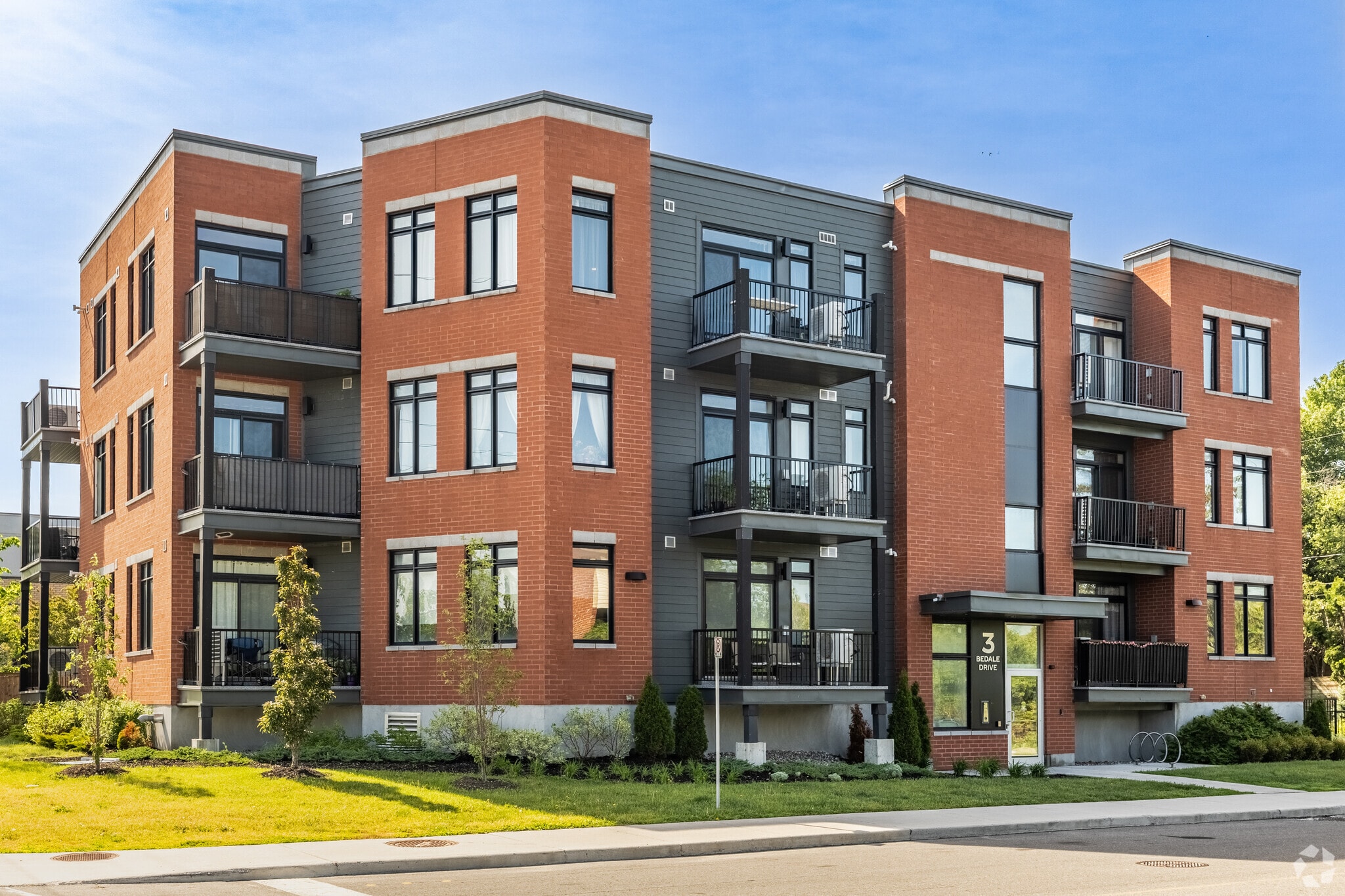 3 Bedale Dr, Ottawa, ON for sale Primary Photo- Image 1 of 8