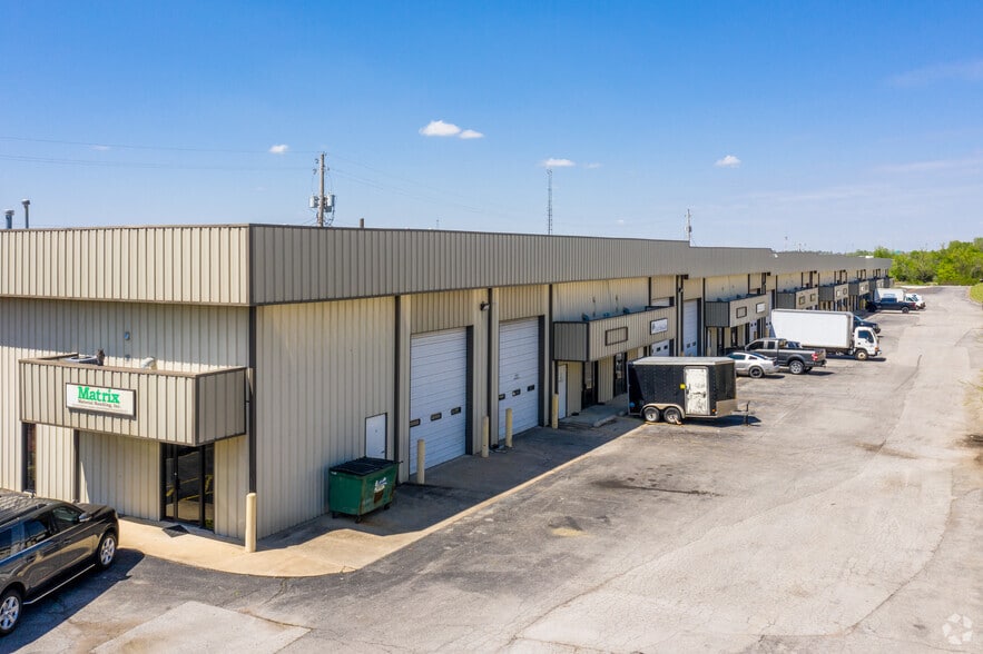 6549 E 46th St, Tulsa, OK for lease - Building Photo - Image 3 of 6
