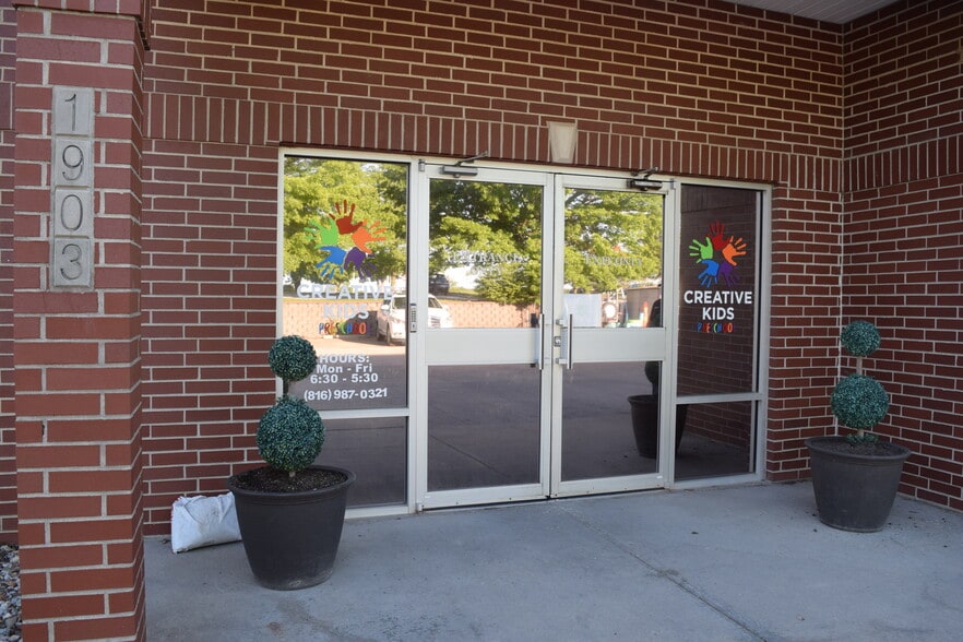 1903 Van Hoy Dr, Pleasant Hill, MO for sale - Primary Photo - Image 1 of 9