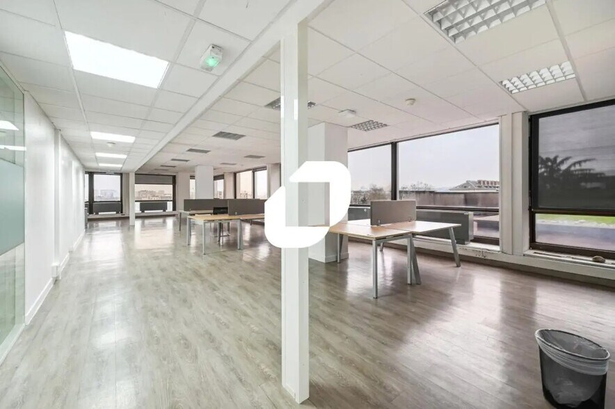 Office in Saint-Cloud for sale - Building Photo - Image 3 of 14