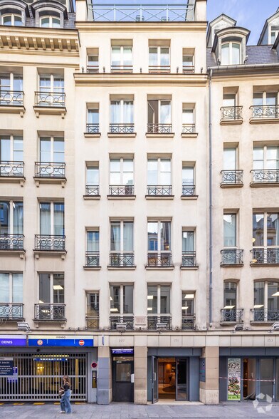 149-153 Rue Saint Denis, Paris à louer - Photo du bâtiment - Image 3 de 8