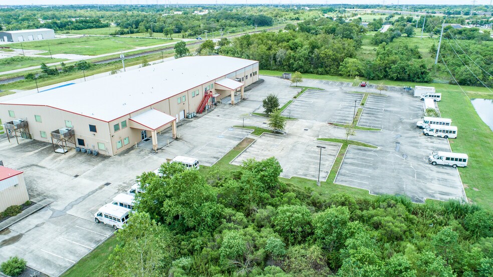 2705 Dickinson Ave, League City, TX à louer - Photo du bâtiment - Image 2 de 11