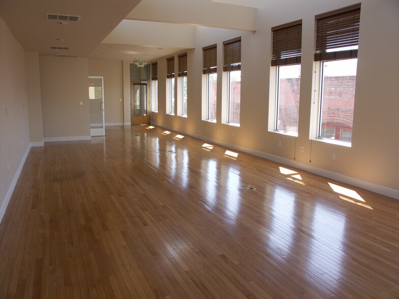 12-22 S Raymond Ave, Pasadena, CA for lease - Interior Photo - Image 3 of 4