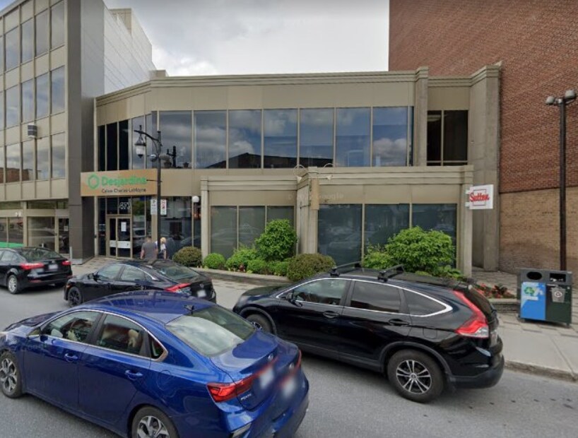 475 Av Victoria, Saint-lambert, QC for sale Primary Photo- Image 1 of 1