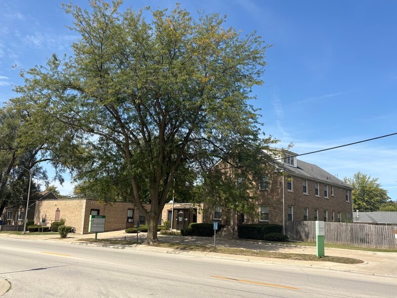 411 W Division St, Manteno, IL à vendre - Photo du bâtiment - Image 2 de 22