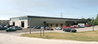 Plus de détails pour 1903 S Moorland Rd, New Berlin, WI - Industriel à louer