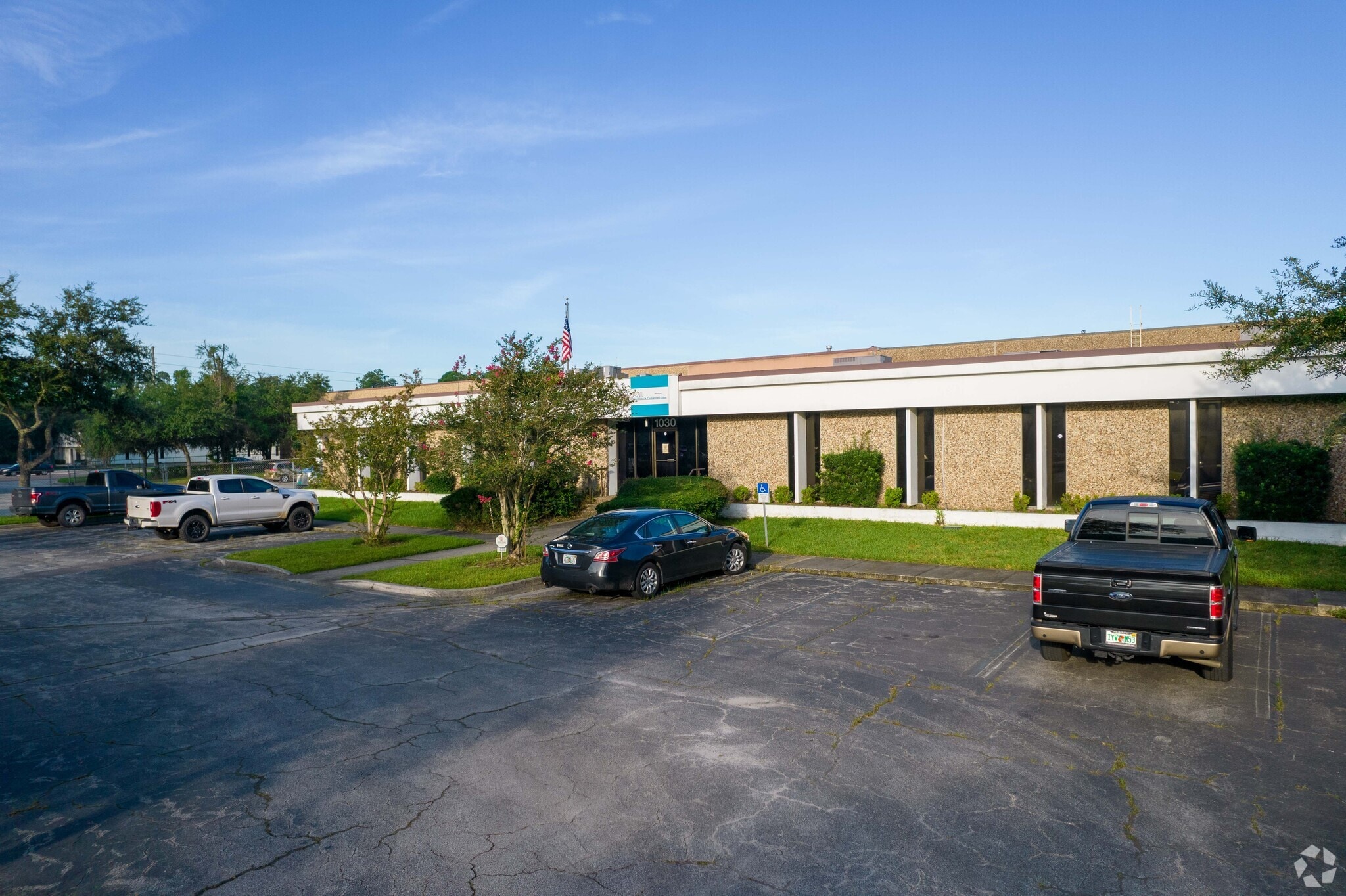 1030 Ellis Rd N, Jacksonville, FL for lease Primary Photo- Image 1 of 9